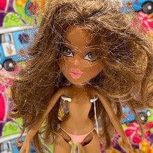 Load image into Gallery viewer, Bratz Yasmin Selfie Snaps Doll Legs Bend - #83D (Lot 3) Nude Fashion Doll Only
