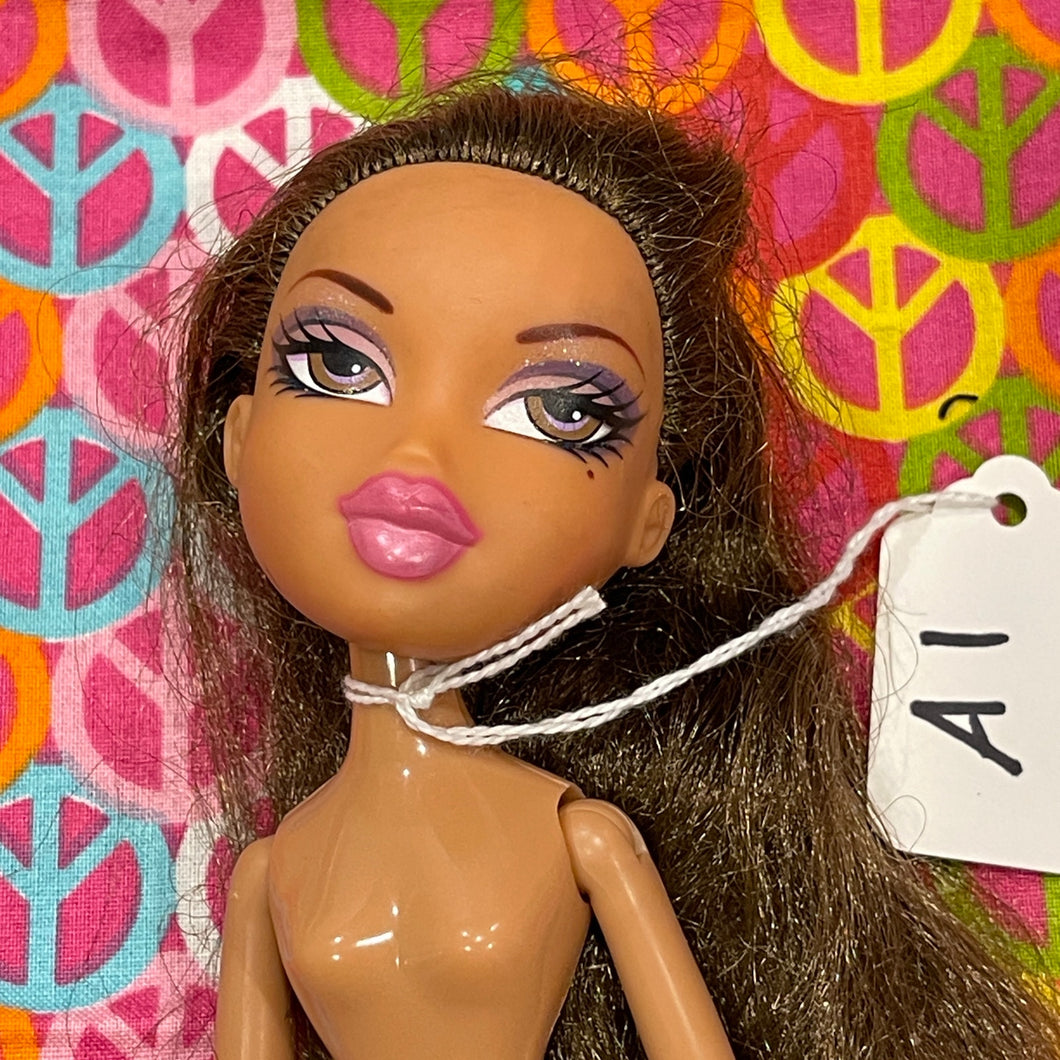 Bratz Yasmin Doll Lot #20A Doll A- #1 Purple Glitter Eyeshadow