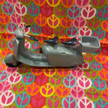Load image into Gallery viewer, Lil&#39; Bratz 2002 Blue Vespa Moped Scooter Two Seats Radio Compartment
