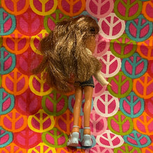 Load image into Gallery viewer, Lil&#39; Bratz Doll Yasmin Funk &quot;n Glow Collection
