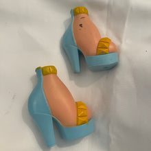 Load image into Gallery viewer, Bratz Shoefie snaps Shoe - Sea Blue &amp; Gold High Heels (Pre-owned)
