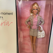 Load image into Gallery viewer, Mattel 2004 Model of the moment Daria Shopping Queen Doll Model Muse Gold Label #G8081
