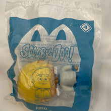Load image into Gallery viewer, McDonald&#39;s 2021 Happy Meal Fred Scooby Doo Toy #4
