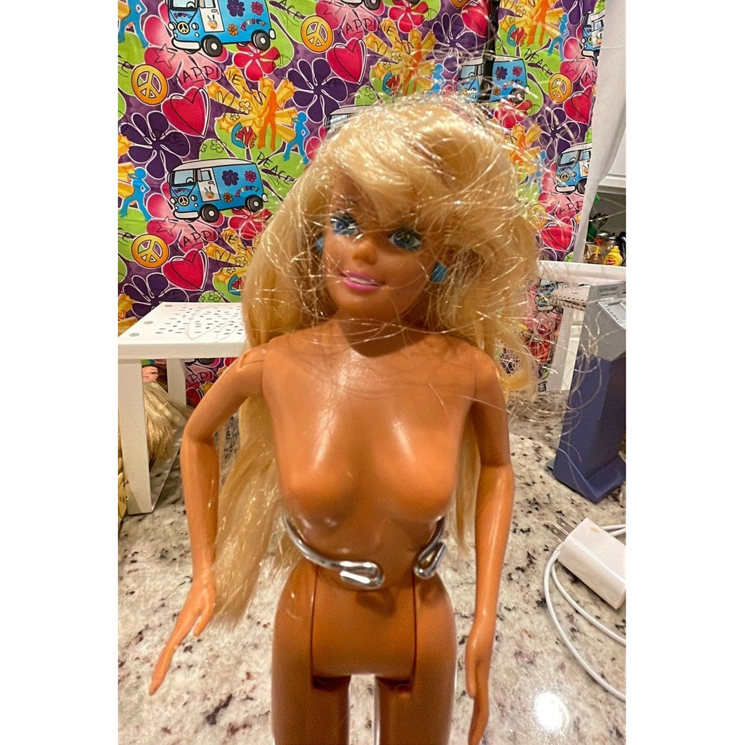 Mattel Barbie Skipper Doll #32 Blue Earrings Nude Fashion Doll