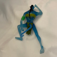 Load image into Gallery viewer, McDonald&#39;s 2009 James Cameron Avatar TSU&#39;TEY Toy #5 (Pre-owned)
