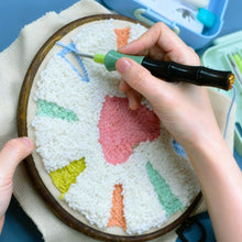 Load image into Gallery viewer, Punch Needle Tool Kit - Ergonomic Handle, 8 Interchangeable Needles (5mm/3.5mm), Storage Box &amp; Essential Accessories |Ideal Gift
