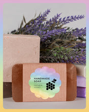 Load image into Gallery viewer, MUNBYN 2 Inch Thermal Label Stickers, Round Thermal Labels for Business, Packaging, Logo Design, 500 Sheets/1 Roll
