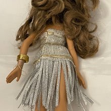 Load image into Gallery viewer, MGA Bratz Yasmin Magic Make-up Doll (Pre-Owned)
