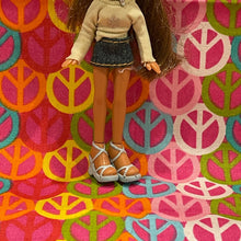 Load image into Gallery viewer, Lil&#39; Bratz Doll Yasmin Funk &quot;n Glow Collection
