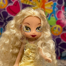 Load image into Gallery viewer, MGA Penny Pineapple Yummi-Land Doll with Skunk Pet &amp; Accessories
