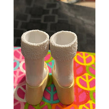 Load image into Gallery viewer, Bratz Footwear Jade Wintertime Wonderland White Boots
