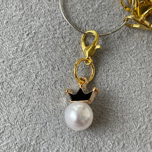 Load image into Gallery viewer, Boujee Bling Charm Collections - Crowns and Pearls Mobile Dust Plug
