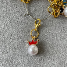 Load image into Gallery viewer, Boujee Bling Charm Collections - Crowns and Pearls Mobile Dust Plug
