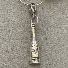 Load image into Gallery viewer, Winery Bottles &amp; Glasses Charms Mobile Dust Plug
