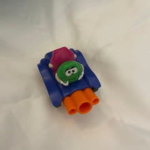 Load image into Gallery viewer, Burger King 1997 M&amp;M Scoop and Shoot Buggy
