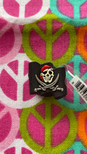 Load image into Gallery viewer, 2006-07 Pirate Flag with Skull Jibbitz™ Shoe Charms

