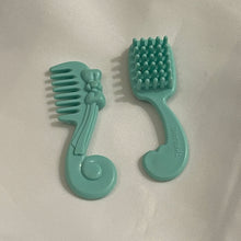 Load image into Gallery viewer, Doll Comb &amp; Brush Set #37 Blue Thailand (Pre-owned)
