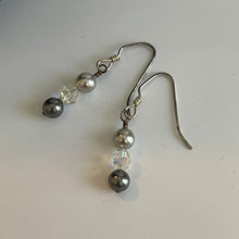 Load image into Gallery viewer, Clear Crystals &amp; Gray Pearls 17.5” Elegant Handcrafted Swarovski Crystal Beaded Necklace Set
