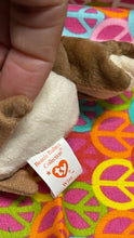Load image into Gallery viewer, Ty Beanie Babies Wise the Owl Class of 1998 (Retired)
