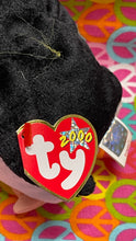 Load image into Gallery viewer, Ty Beanie Babies Frigid the Penguin Bird (Retired)
