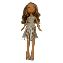Load image into Gallery viewer, MGA Bratz Yasmin Magic Make-up Doll (Pre-Owned)
