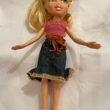 Load image into Gallery viewer, MGA Bratz Strut it Cloe Doll Pink Lipstick (Pre-Owned)

