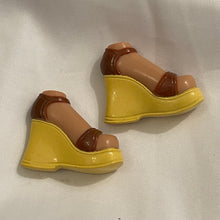 Load image into Gallery viewer, MGA Bratz Doll Yasmin Strut it First Edition Rust with Yellow Platform Heel Shoes (Pre-owned)
