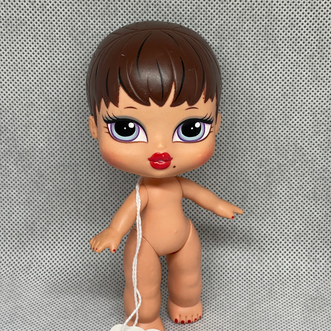 MGA Bratz Babyz Doll Dana Brown Hair Face Mold Red Lips 4.5