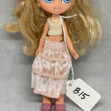Load image into Gallery viewer, MGA Bratz Girlz Kidz Doll Cloe Dressed Earrings blue Eyes 6&quot; (Pre-Owned) #B-15
