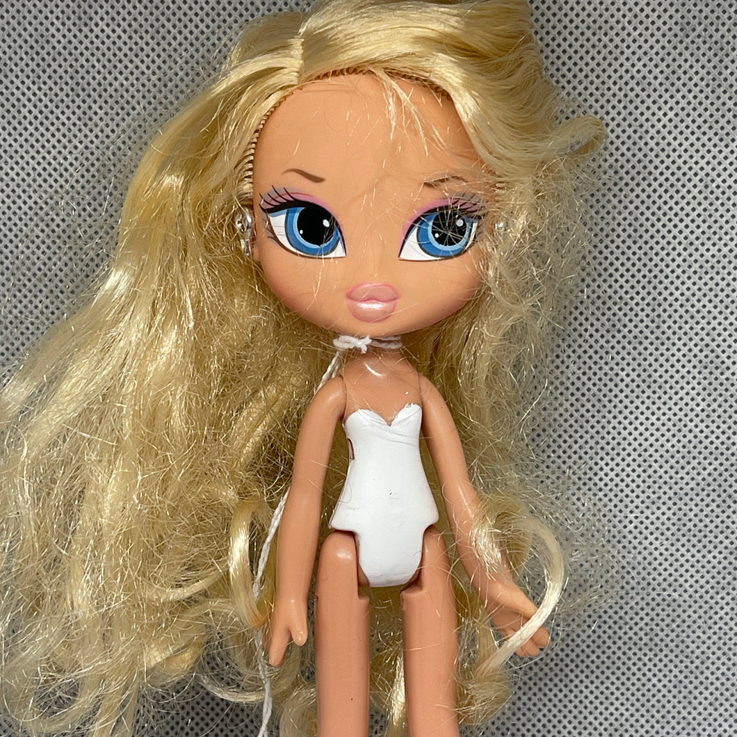 MGA Bratz Girlz Kidz Snap Doll Cloe Earrings Blue Eyes 6.0