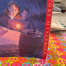 Load image into Gallery viewer, Voices At Whisper Bend American Girl History Series (Pre Owned)
