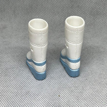 Load image into Gallery viewer, Bratz Footwear Pair Feet Shoes White &amp; Light Blue Snow Boots
