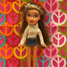 Load image into Gallery viewer, Lil&#39; Bratz Doll Yasmin Funk &quot;n Glow Collection
