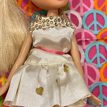 Load image into Gallery viewer, Bratz Cloe Doll Lot 20B #77 As shown
