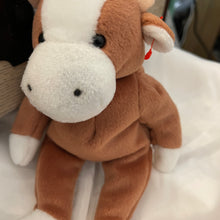 Load image into Gallery viewer, Ty Original Beanie Baby Bessie the Cow (Pre-owned) Set of 2
