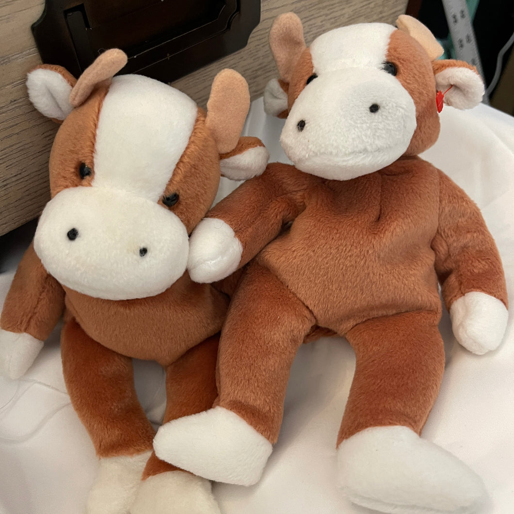 Ty Original Beanie Baby Bessie the Cow (Pre-owned) Set of 2