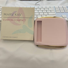 Load image into Gallery viewer, Vintage Mary Kay Cosmetic Products - Refillable Custom Compact #6468
