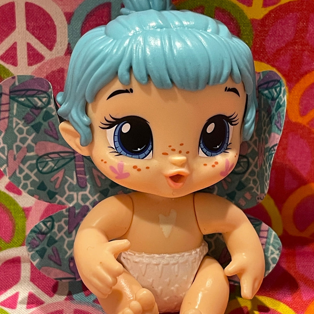Hasbro Aqua Flutter Baby Alive GloPixies Minis doll