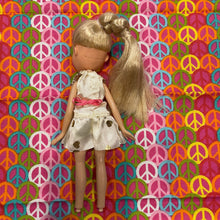 Load image into Gallery viewer, Bratz Cloe Doll Lot 20B #77 As shown
