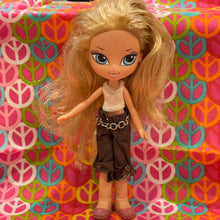Load image into Gallery viewer, Bratz Kidz Cloe Doll Capri Pants, Top Shoes
