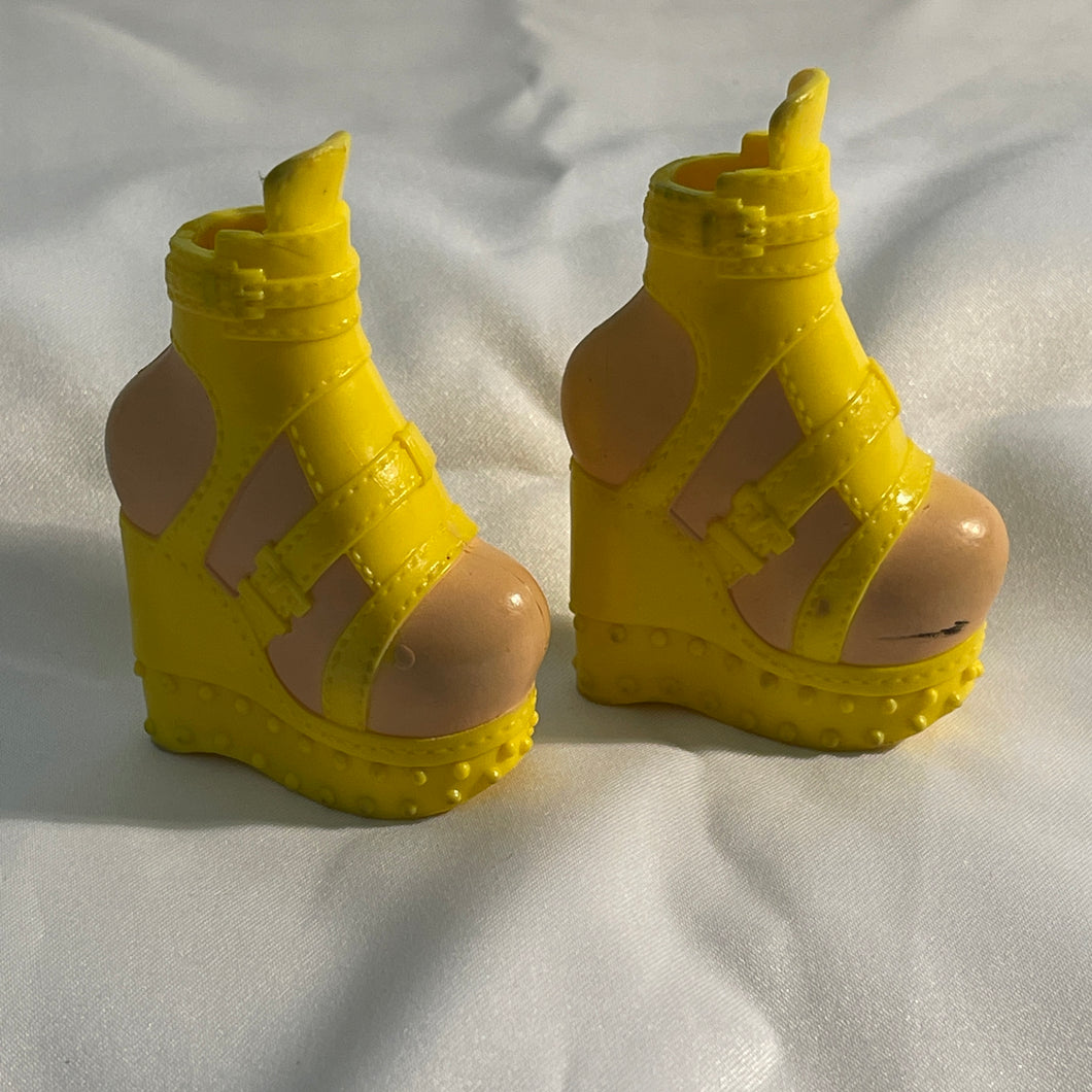 Bratz Shoefie snaps Shoes Yellow Platform Sandals (Pre-Owned)