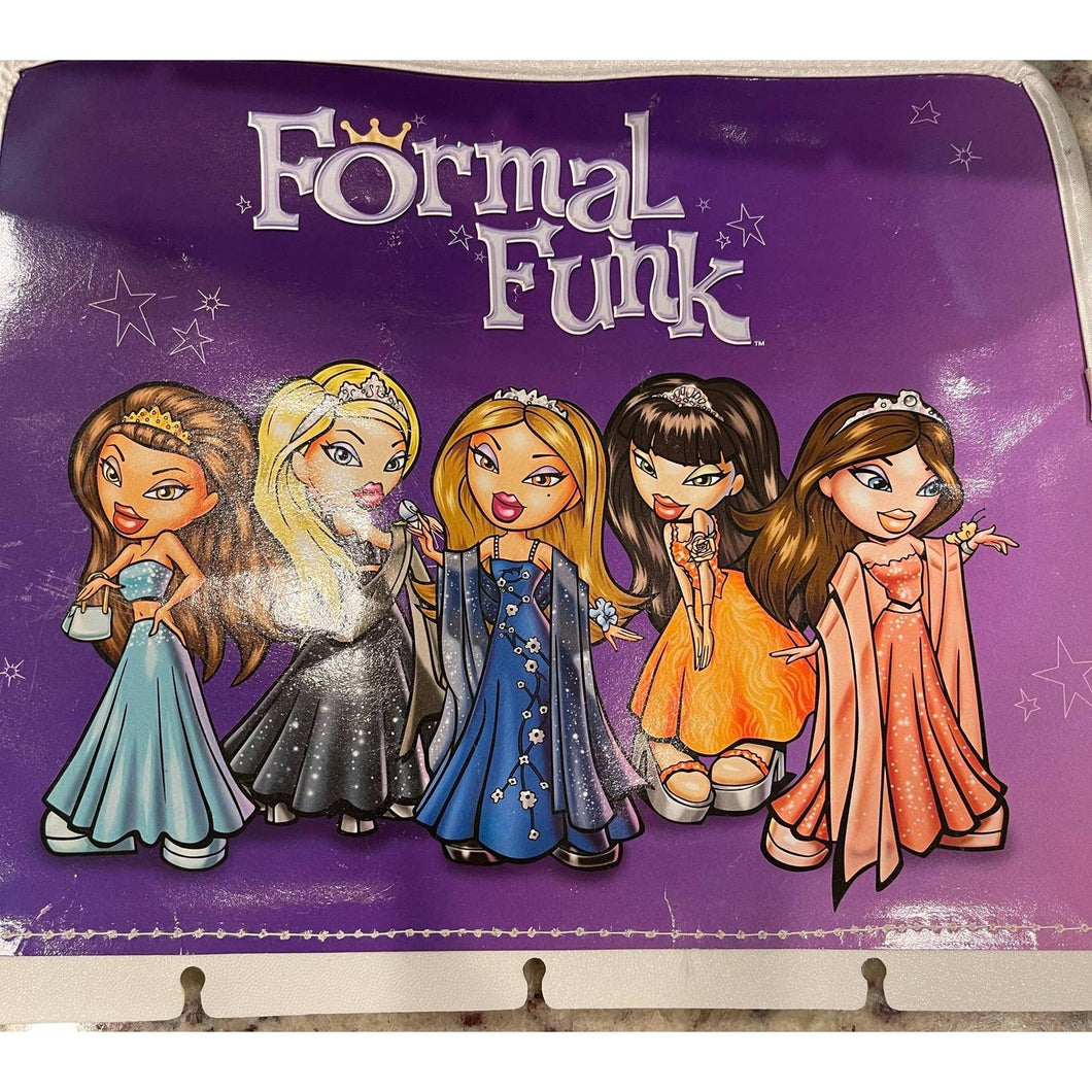 Bratz Dolls World Tour Carrying Case Page - Formal Funk (Pre-owned)