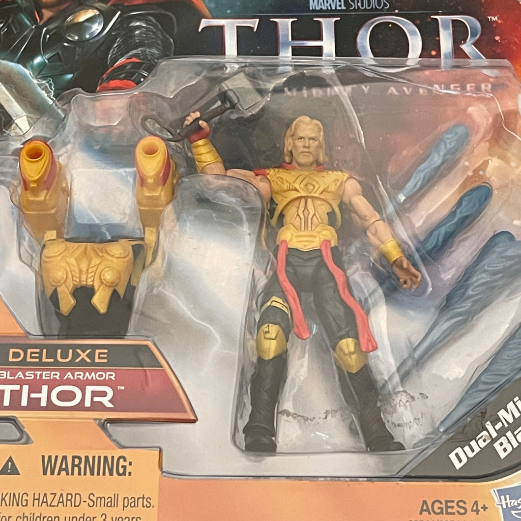 Hasbro 2011 Thor Deluxe Blaster Armor Thor Dual-Missle Action Figure