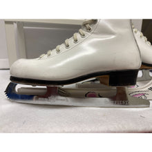 Load image into Gallery viewer, Riedell Youth White Leather Ice Skates Fiesta Blade Guards Jr Size 1 (Pre-owed)
