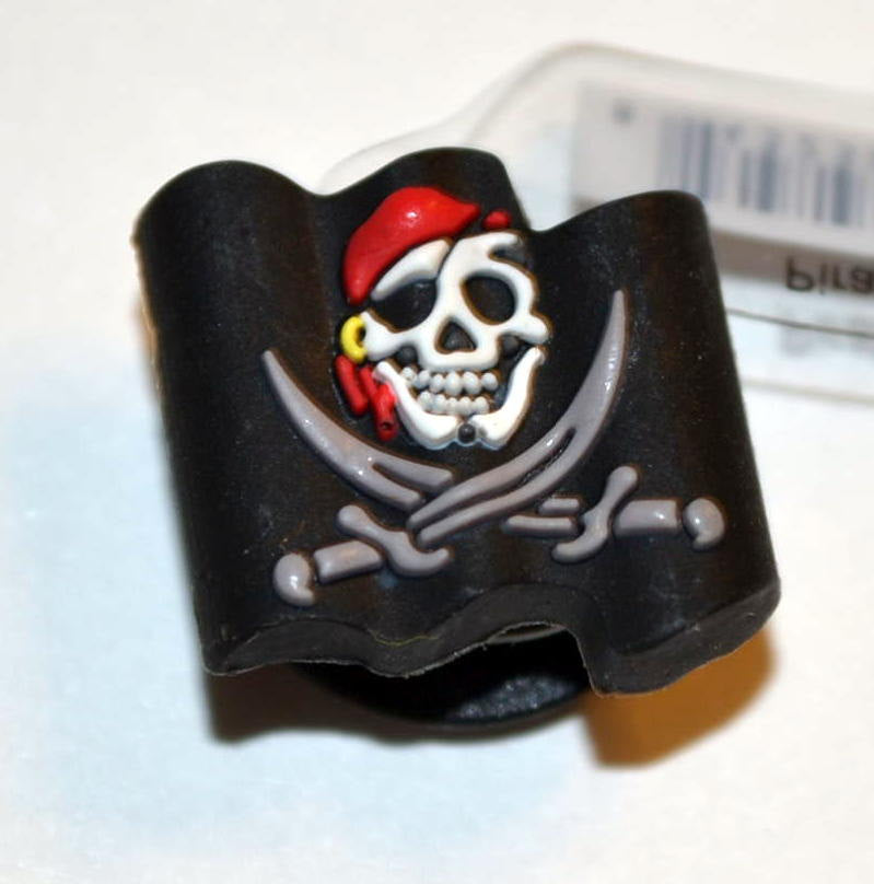 2006-07 Pirate Flag with Skull Jibbitz™ Shoe Charms