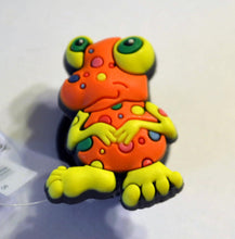 Load image into Gallery viewer, 2006-07 Friendly Orange Bug Eyes Alien Monster Jibbitz™ Shoe Charms
