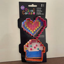 Load image into Gallery viewer, Wilton Metal Pixel Cakes  Cookie Cutter Set (2 Cutters)
