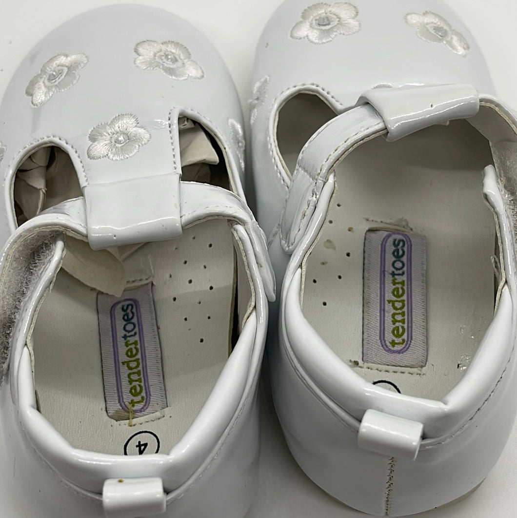 Tendertoes Infant Girls White Flower Dressy Strap Shoes Size 4