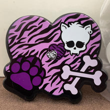 Load image into Gallery viewer, McDonald's 2014 Monster High Clawsome Magnet Clip Toy #7
