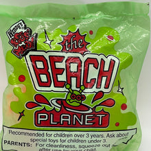 Load image into Gallery viewer, Wendy&#39;s 1998 Kids Meal The Beach Planet Orange Alien Water Toy
